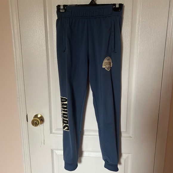 Adidas Boys pants Size 10/12 - Picture 1 of 4